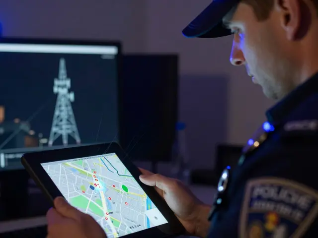 Jak policie najde mobil: jak funguje sledování telefonu při ztrátě nebo pohřešování dítěte